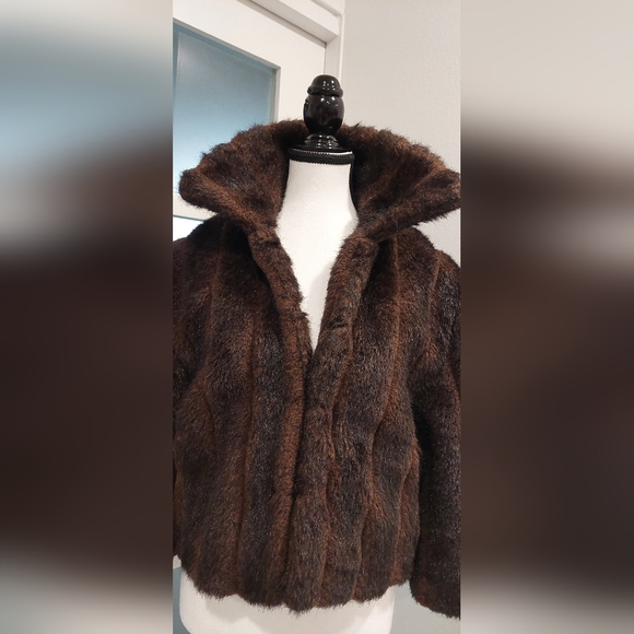 Elegant Brown Teddy Jacket for Women - Picture 4 of 11
